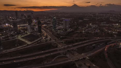 Hyperlapse-Der-überfülltesten-Zonen-Der-Stadt-Puebla