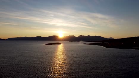Sunrise-at-norway-island-Vannoya