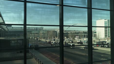 View-Looking-Outside-Through-Heathrow-Terminal-3-Building-Windows-Onto-The-Drop-Off-Zone