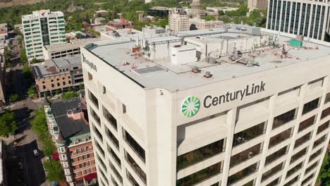 Orbiting-aerial-shot-of-the-CenturyLink-headquarters-in-Boise,-Idaho