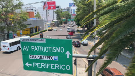 Morgenverkehr-Entlang-Der-Avenda-Patriotismo-In-Mexiko-Stadt