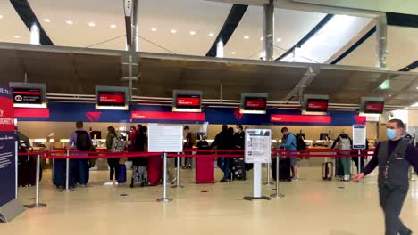 Delta-Airlines-Mostradores-Dentro-De-Detroit-Metropolitan-Wayne-County-Dtw-Aeropuerto-Terminal-Mcnamara