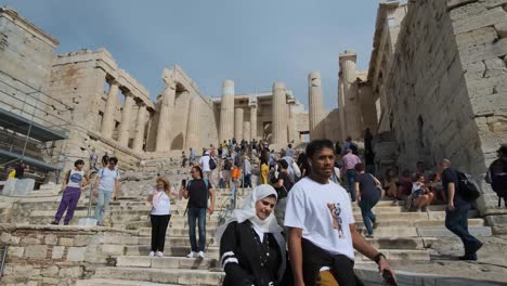 Athens,-Greece---October-12,-2021:-A-crowd-of-tourists-storm-the-Acropolis-after-its-opening