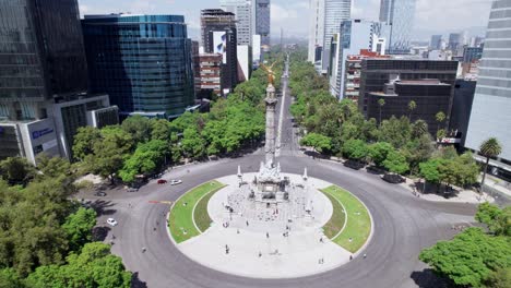 Luftaufnahme-Des-Engels-Der-Unabhängigkeit-Am-Kreisverkehr-Neben-Der-Reforma-Avenue-An-Einem-Strahlend-Sonnigen-Tag-In-Mexiko-Stadt