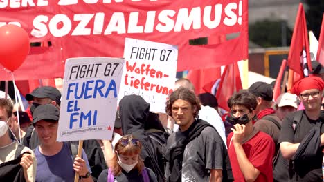 Manifestantes-En-La-Manifestación-De-La-Cumbre-Del-G7-En-Munich
