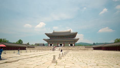 Palacio-Gyeongbokgung-En-Corea-Del-Sur-Durante-El-Día