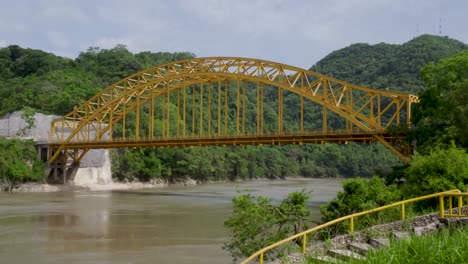 Puente-Sobre-El-Río-Umacinta-En-Chiapas,-México