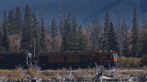 Train-parked-idling-in-mountains