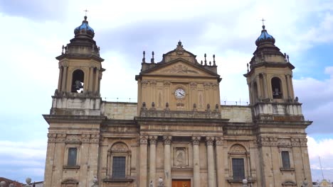 Catedral-Nacional-De-Guatemala-En-Central-Park