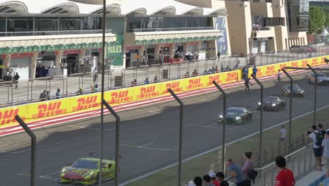 Los-Autos-De-Carrera-Comienzan-Las-8-Horas-De-La-Carrera-De-Resistencia-De-Bahrein-En-El-Circuito-Internacional-De-Bahrein-En-Sakhir.