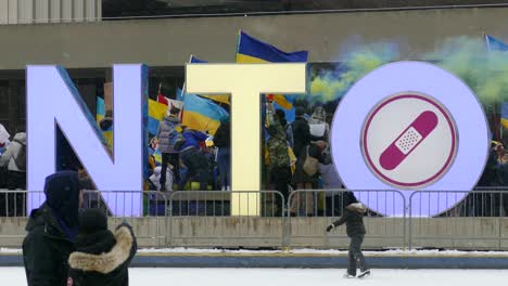 Protest-Gegen-Die-Russische-Invasion-In-Der-Ukraine-Auf-Der-Eisbahn-In-Toronto