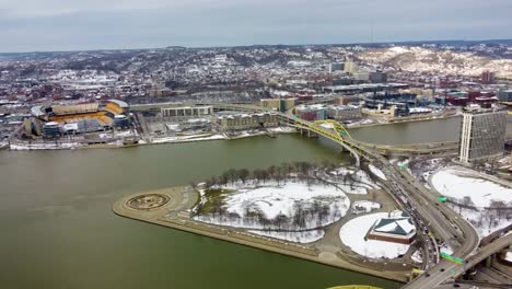 Luftaufnahme-Von-Pittsburgh-Three-Rivers-Und-Point-State-Park