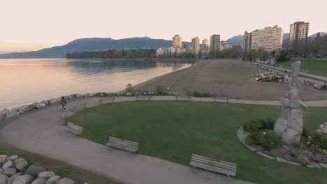 Vancouvers-Totem-In-Der-Englischen-Bucht-Bei-Sonnenaufgang