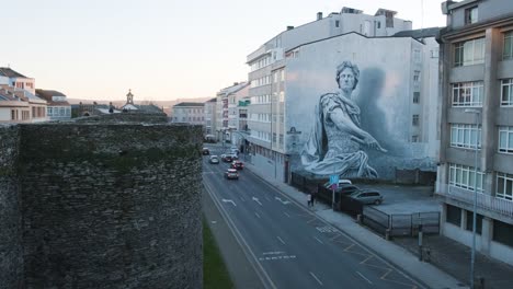Urban-Street-Art,-Grattifi-Wand-Mit-Julio-Cäsar-Porträt,-Stadtzentrum-Von-Lugo
