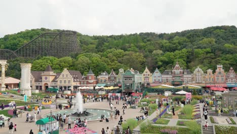 Wide-angle-view-of-the-Everland-Amusement-Park-in-Yongin,-South-Korea