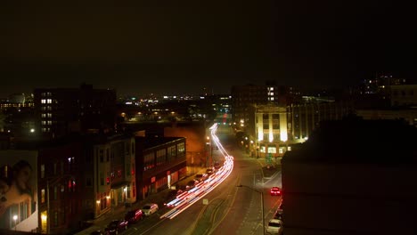 Langzeitbelichtungszeitraffer-Der-Stadtstraßenlaternenspur-In-Boston-4k