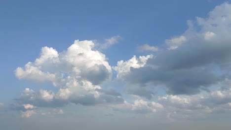 Time-lapse-of-moving-clouds-with-a-nice-blue-sky