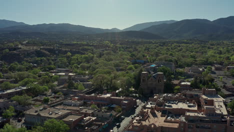 Aerial-over-city-of-Santa-Fe-New-Mexico-in-springtime
