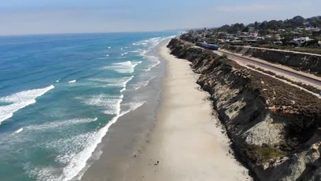 Coastline-at-Del-Mar-Beach,-California,-San-Diego