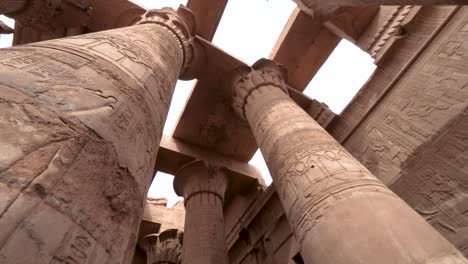 View-of-huge-columns-in-an-ancient-temple-in-Kom-Ombo,-Egypt