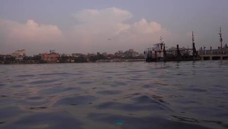 The-river-Ganges-flows-through-the-city-of-Calcutta