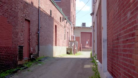 Alleyway-in-between-two-brick-buildings