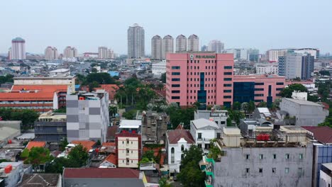 Wohnblöcke-Im-örtlichen-Viertel-Von-Jakarta,-Luftaufnahme