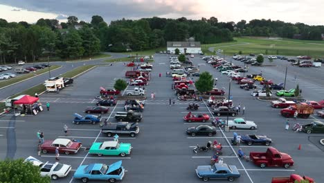 Vintage-cars-in-parking-lot