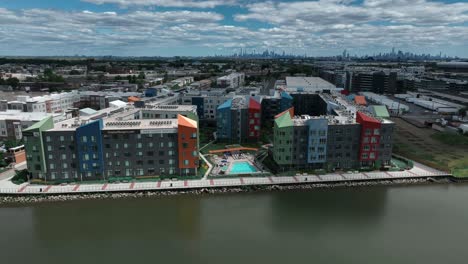 Waterfront-apartment-complex-in-Newark,-New-Jersey