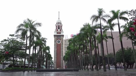 Clock-Tower-in-Hong-Kong,-Slow-motion-of-Raining-in-Overcast-Day