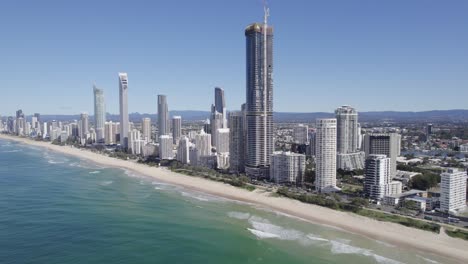 Beachfront-Cityscape-Of-Surfers-Paradise-In-Gold-Coast,-Queensland,-Australia