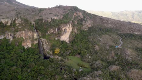Front-aerial-shot-of-the-Cascada-del-Vino,-located-in-Lara-State,-Venezuela