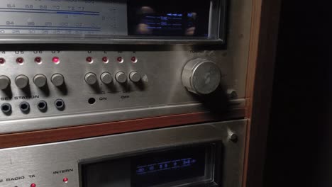 Hifi-Stereo-Kassettenreceiver-Vintage-Nahaufnahme