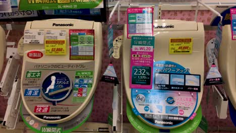 Japanische-Toiletten-Zum-Verkauf-In-Einem-Kaufhaus