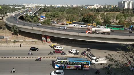Blick-Auf-Den-Stadtverkehr-An-Einem-Normalen-Tag-In-Bangalore-Karnataka
