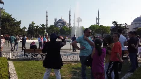 Hyperlapse-video:-Unidentfied-people-walk-around-and-explore-Blue-Mosque-or-Sultan-Ahmet-Mosque,-a-popular-landmark-in-Istanbul,-Turkey