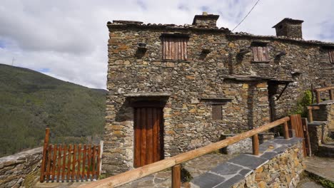 Talasnal-typical-schist-houses-in-Portugal