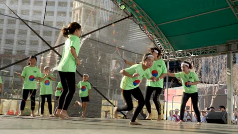 kids-group-rope-jumping-and-rope-skipping-during-korean-festival