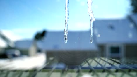 Closeup-view-of-melting-icicles
