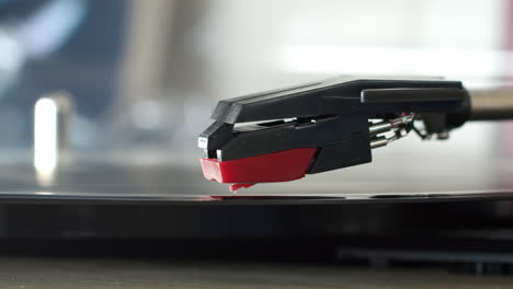 Extreme-Close-Up-of-Turntable-Record-Player-Stylus-Needle-and-Tonearm-Mechanism