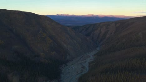 Burwash-Creek-and-mountains-in-Kluane-National-Park-and-Reserve