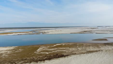 Brahmaputra-River-with-easternmost-part-of-Himalayas-in-the-background
