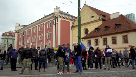 Manifestantes-Se-Reunieron-En-Praga-Durante-Las-Protestas-Contra-Las-Restricciones-De-Cierre-En-La-República-Checa.