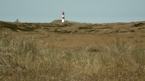 Lighthouse-in-the-dunes-of-Sylt