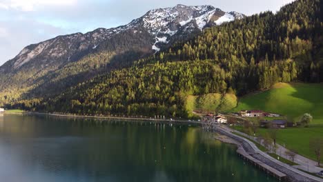 Luftaufnahme-Der-Wunderschönen-Berge-In-Den-Alpen-In-Tirol,-Österreich