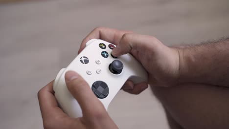Playing-with-the-new-Xbox-Series-S-controller