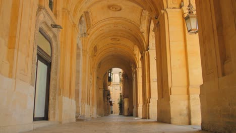 Outdoor-archway-of-the-National-Library-of-Malta