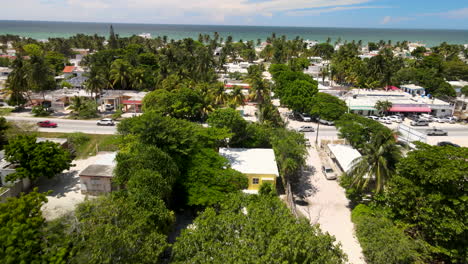 Blick-Auf-Die-Tropische-Stadt-Chelem-In-Yucatan
