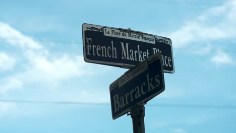Französischer-Marktplatz,-Kaserne,-Straßenschilder,-New-Orleans