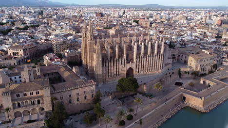 Aerial-close-up-Le-Seu-cathedral-and-cityscape-of-spanish-Palma-de-Mallorca